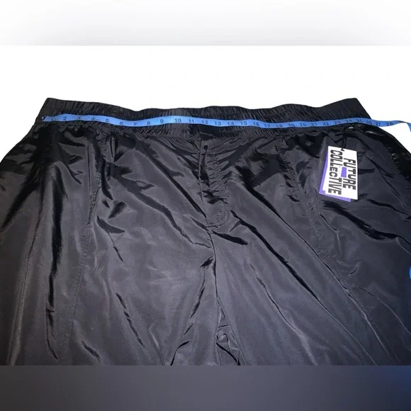 NWT Future Collective 4X elastic waist joggers with stylish design athletic wear - Picture 5 of 10
